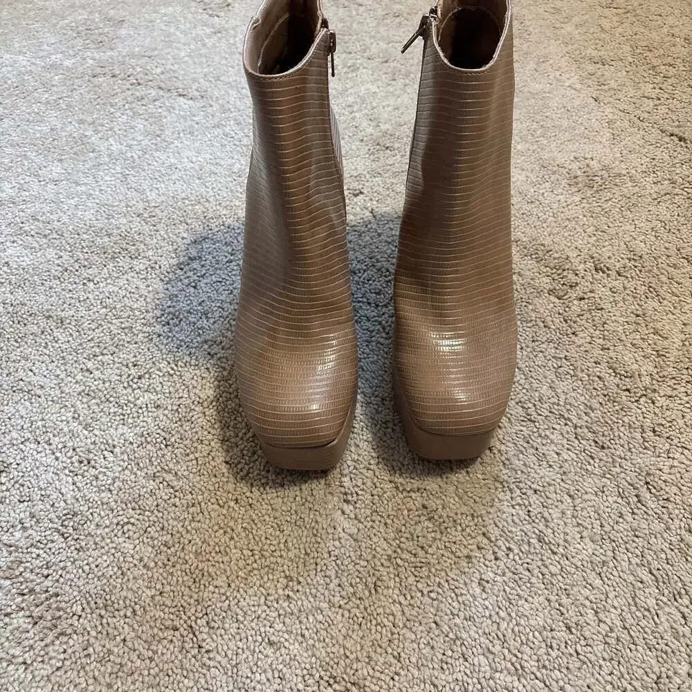 Chinese Laundry Platform Boots